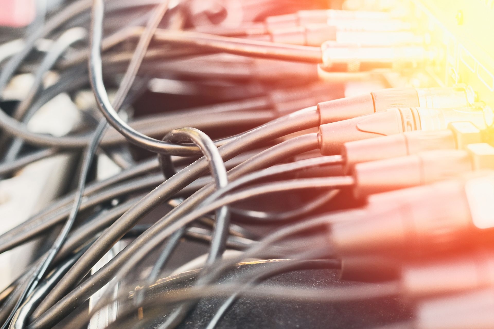 What are some common troubleshooting steps for resolving signal conversion issues with a rack-mountable device?